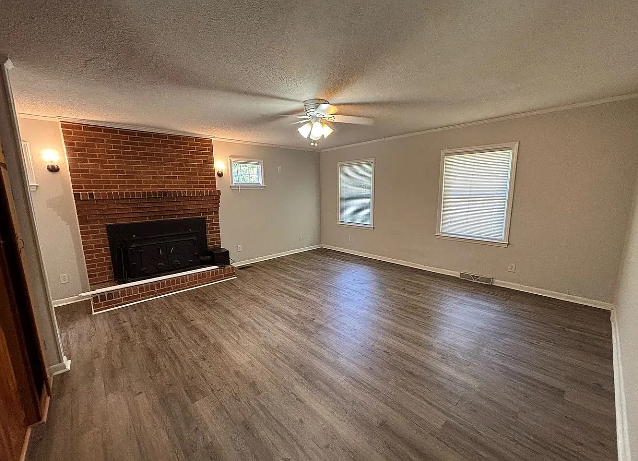 106 Oakmont Avenue - 1 — Photo 2
