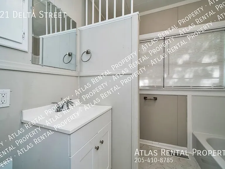 821 Delta St — Photo 24
