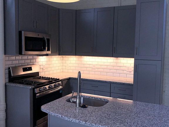 4th image of 409 Hancock St