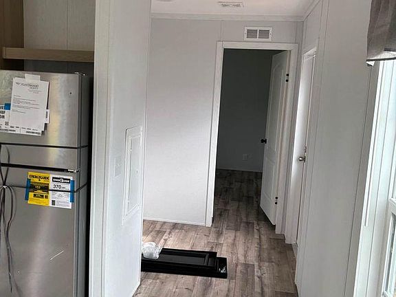 2nd image of 36 Charlotte Ln