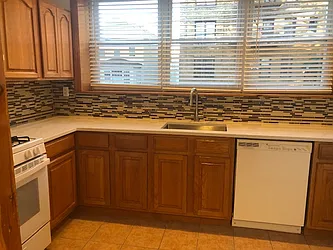 Rented by Alexiou Realty