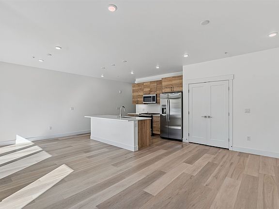 4th image of 740 Blue River Parkway UNIT B12