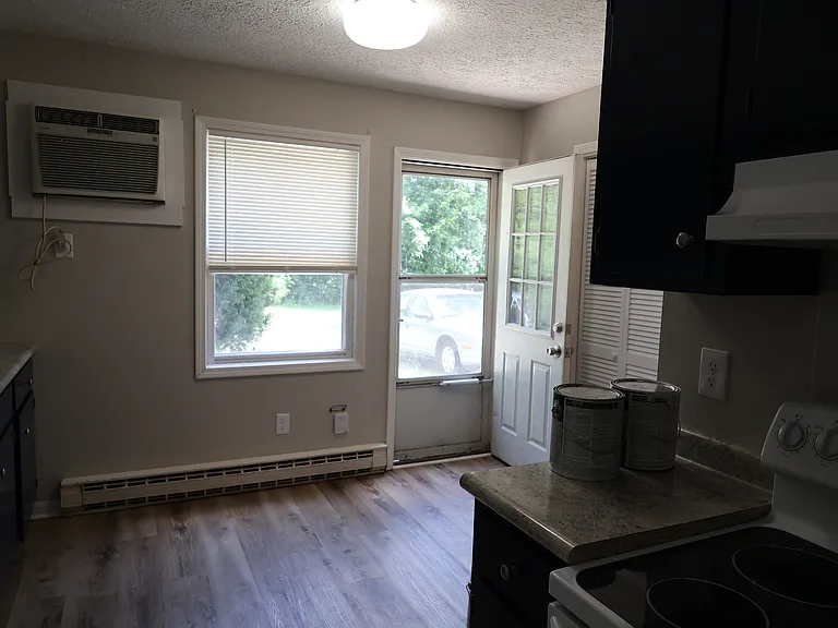 714 S State St #3 — Photo 9