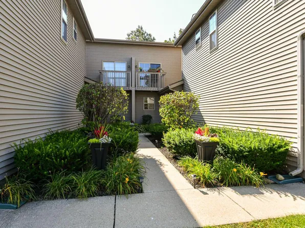 500 South Edwards BOULEVARD #24, Lake Geneva, WI 53147