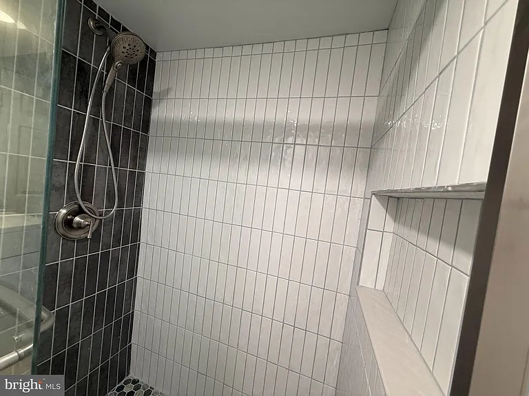 98 S Iris St — Photo 15