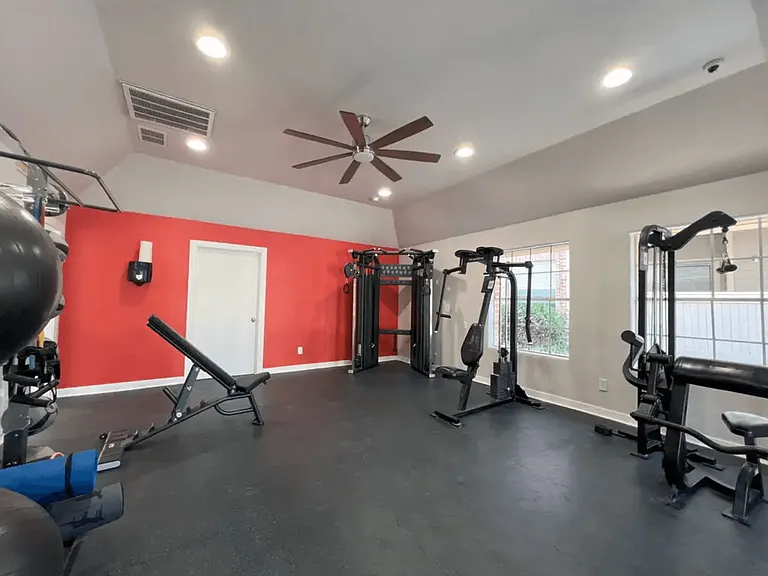 Altamonte Apartments — Photo 32