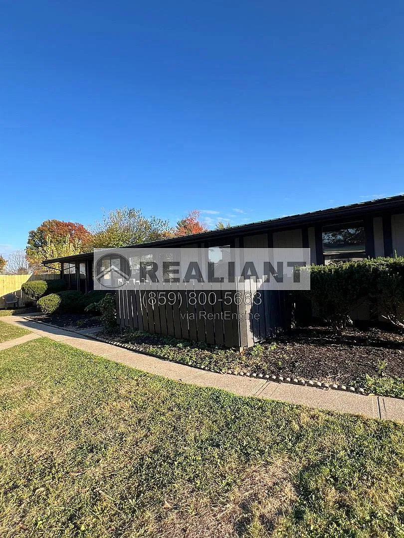 2 bed, 1.0 bath, 760 sqft, $1,045 — Photo 1
