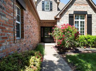 8701 E 110th Ct, Tulsa, OK 74133