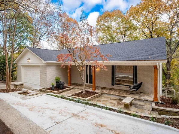 3221 Foxcroft Rd, Little Rock, AR 72227