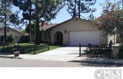 2nd image of 561 Woods Dr
