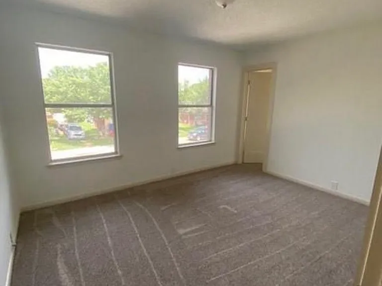 6924 Petty Ln — Photo 3