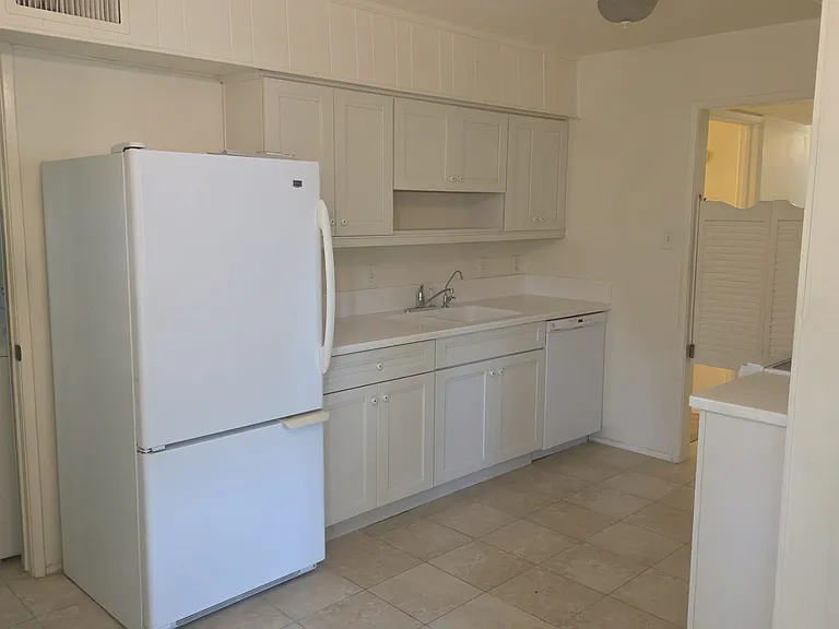 807 Edgefield Dr — Photo 8
