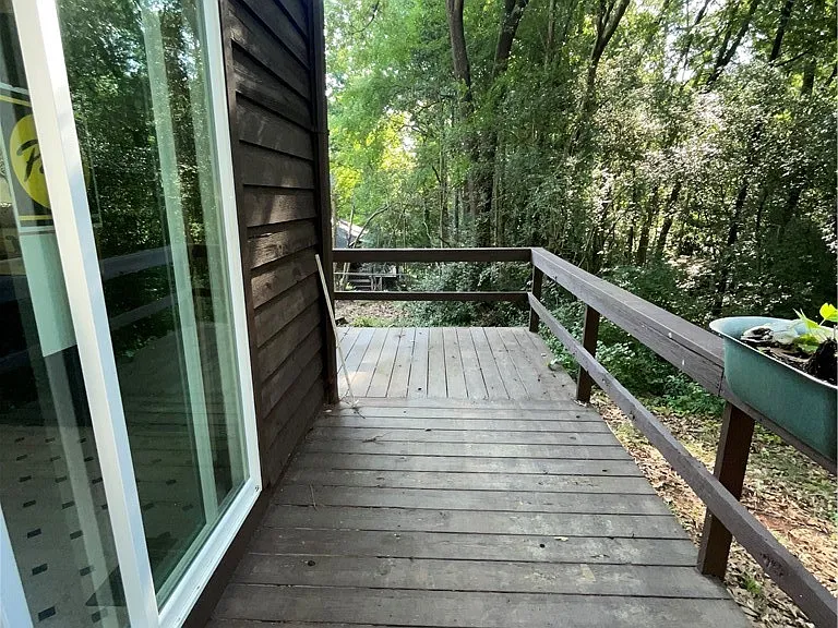 150 Brookstone Ct — Photo 22
