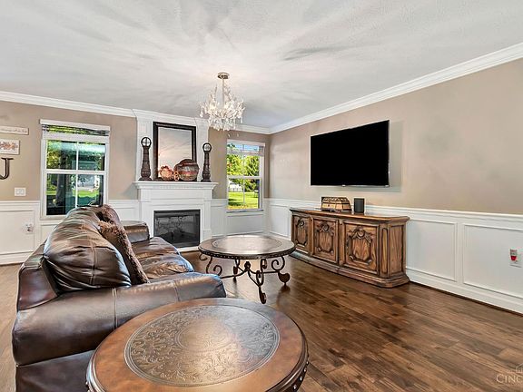 4th image of 5737 Barclay Ln