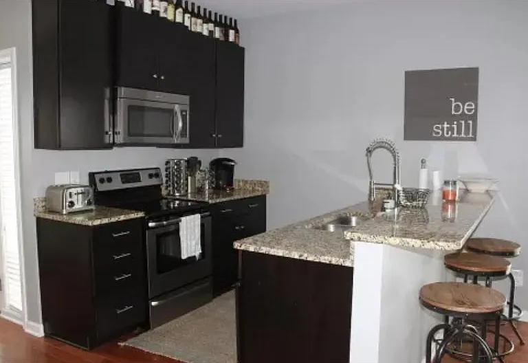 733 Capitol Loft Apartments — Photo 15