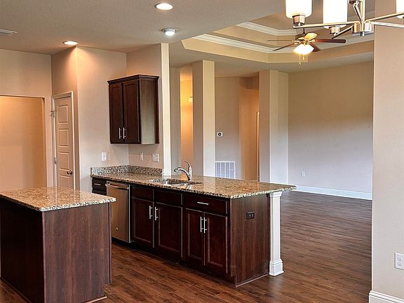 4th image of 10672 Zinnia Ct
