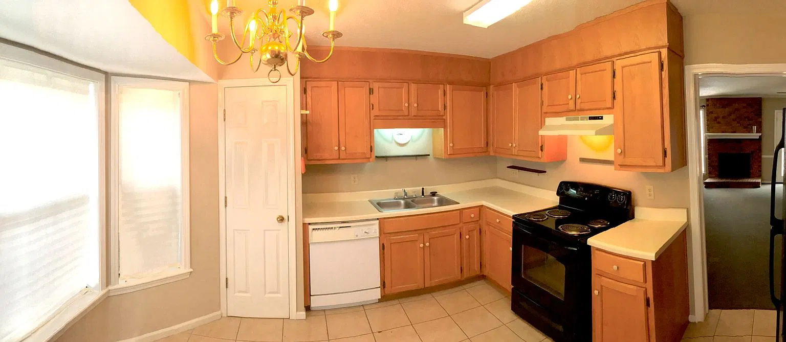 Reston Place - 1716 Bienville Street — Photo 3