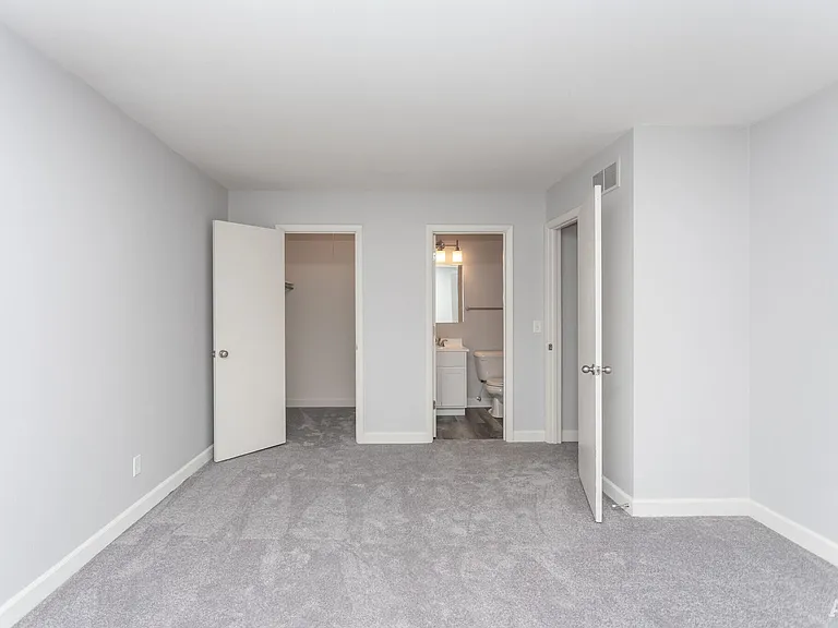 Candlelite Apartments — Photo 28