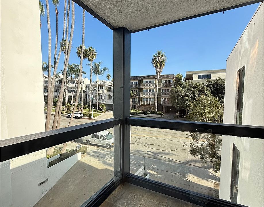 1st image of 575 Esplanade APT 303