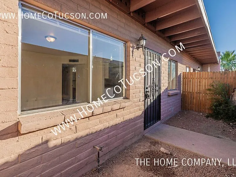 2511 N Fontana Ave — Photo 1