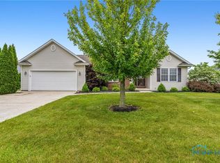 1806 Cinnamon Dr, Wapakoneta, OH 45895