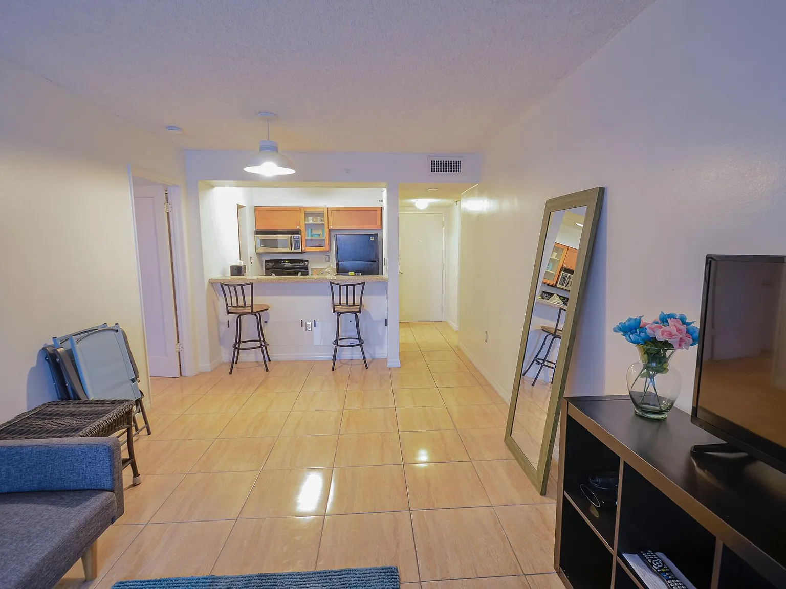2 bed, 1000 sqft, $2,900 — Photo 2