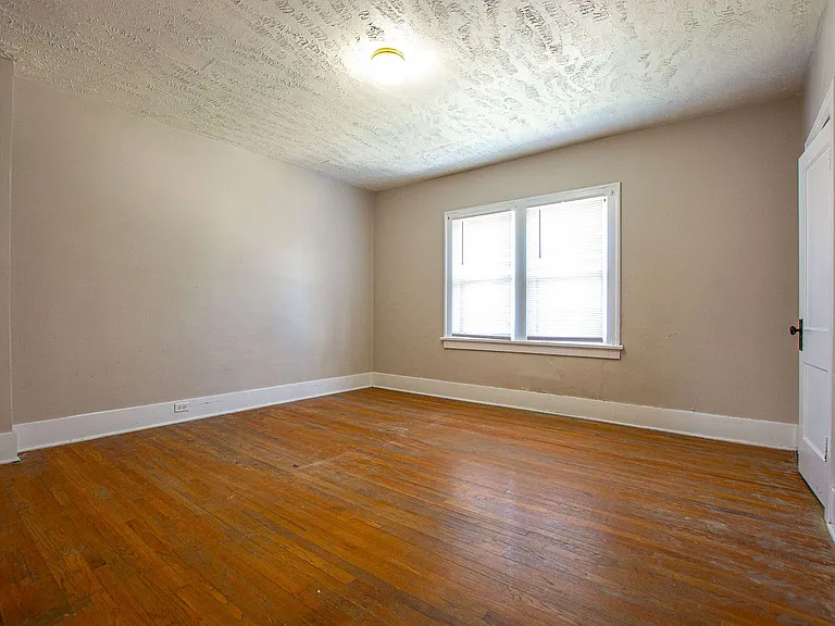 2202 Wirt St — Photo 13