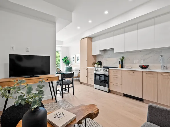 150 James Rd #602, Pt Moody, BC V3H 2S4