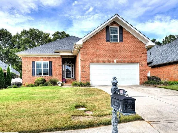 114 Banbury Cir, Simpsonville, SC 29681
