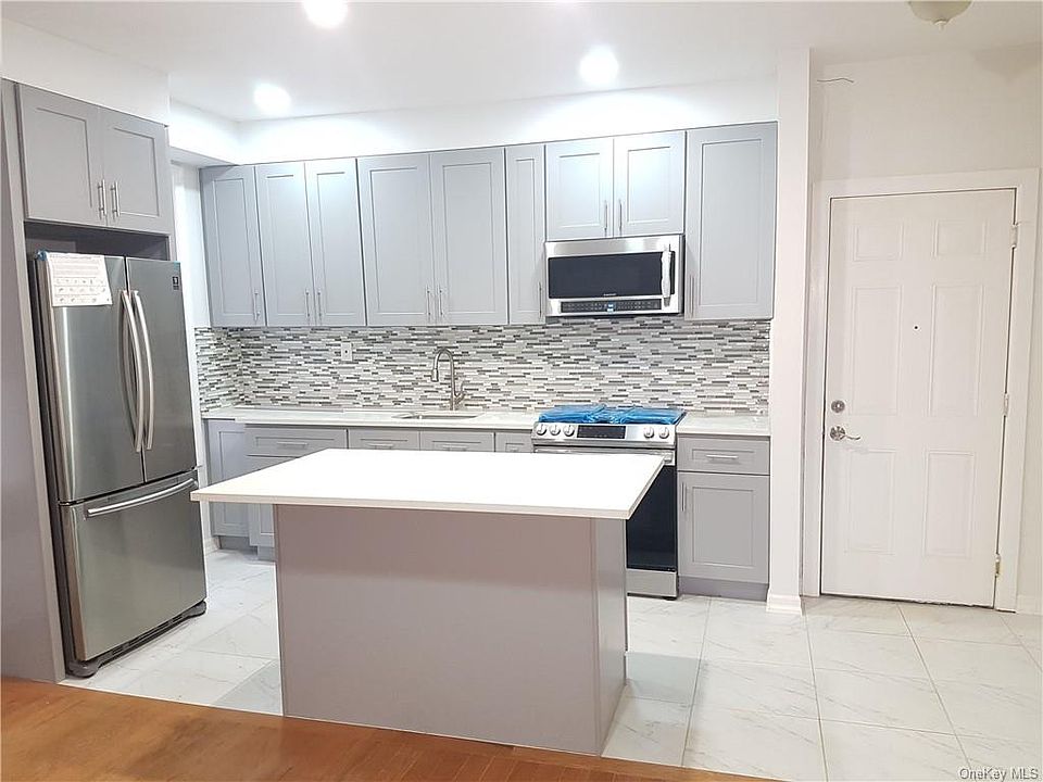 2nd image of 1036 Longfellow Ave