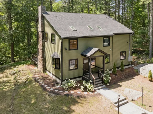 12 Wood St, Southborough, MA 01772