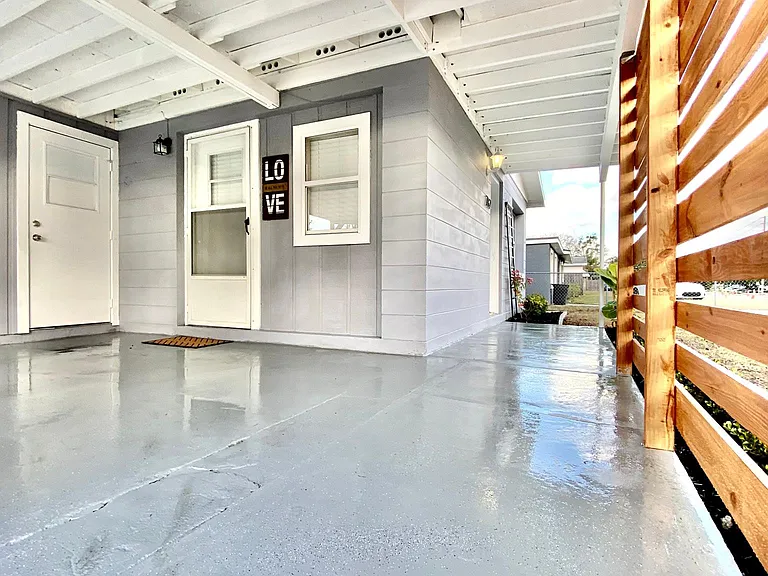 782 Hillview Dr — Photo 5