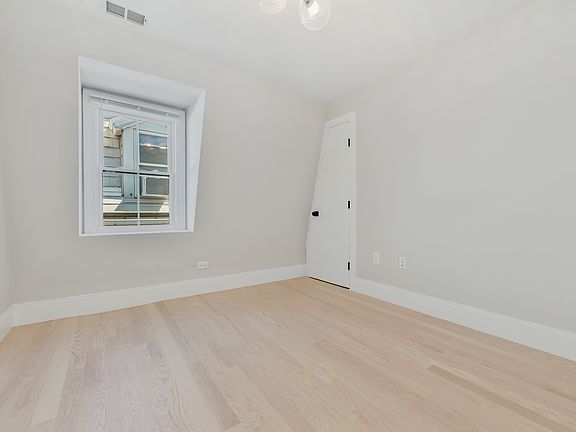 4th image of 224 Princeton St #7
