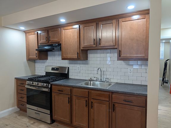 3rd image of 3425 Liberty Ave #2