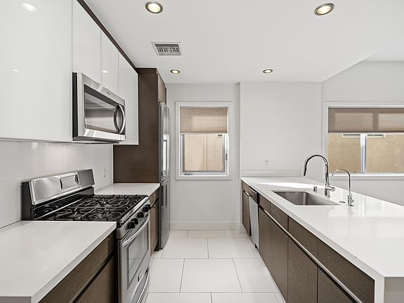Water filtration system at the kitchen sink