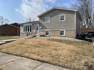 15510 Albert Dr, Oak Forest, IL 60452