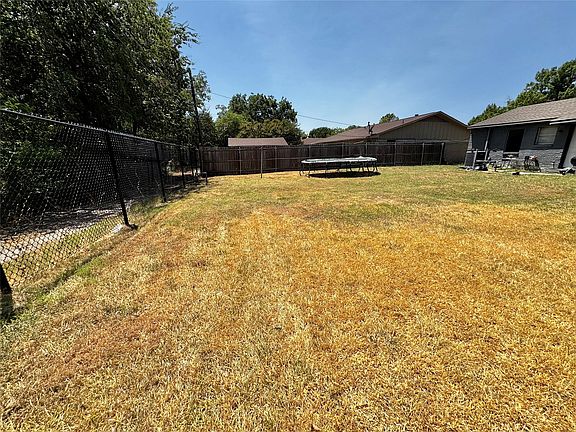 2nd image of 2628 Driftwood Dr
