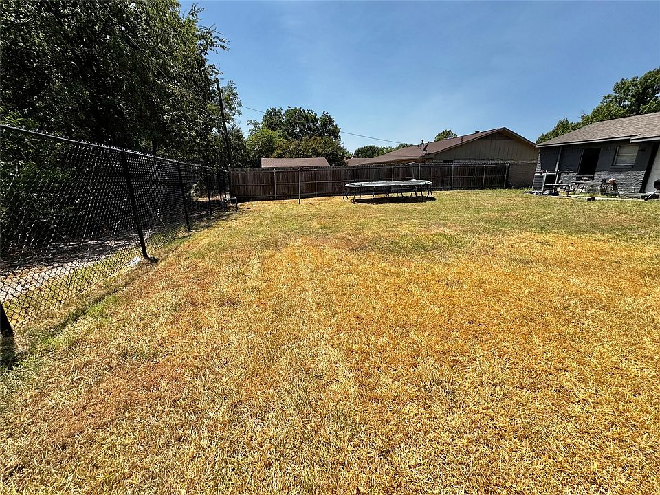2nd image of 2628 Driftwood Dr