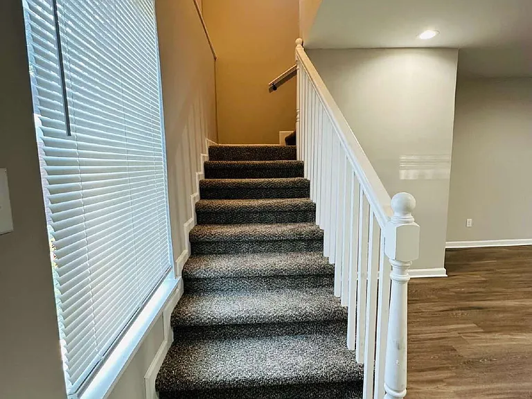 252 N Hollywood St — Photo 13