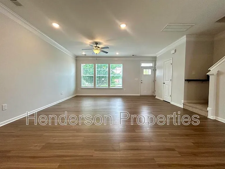 512 Laurel Walk Ln — Photo 4