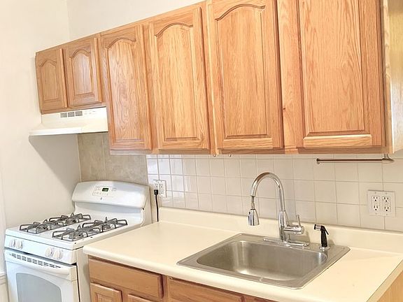 2nd image of 2450 27th St APT 3R