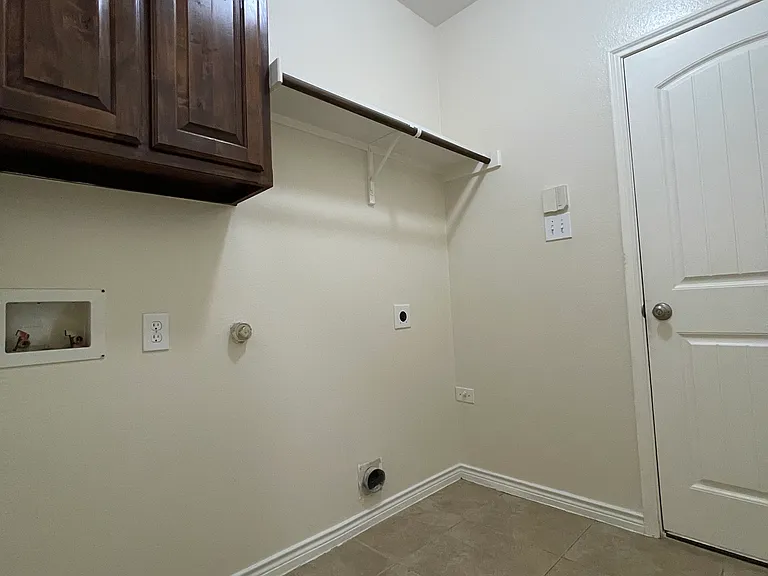 10525 Flat Creek Trl — Photo 19