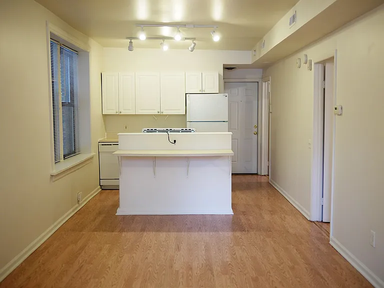 846 S Loomis St — Photo 15