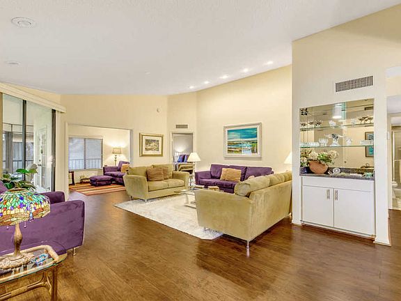 3rd image of 7563 Glendevon Ln APT 1305