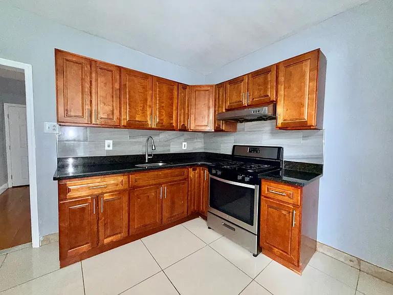 1531 Cottman Ave — Photo 17