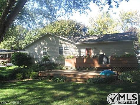 2nd image of 72 W 39th St