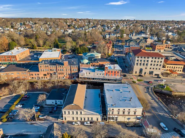 4 Coggswell Street #9, Stonington, CT 06379