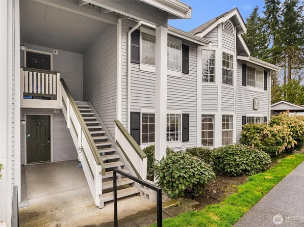23325 Cedar Way #G105, Mountlake Terrace, WA 98043