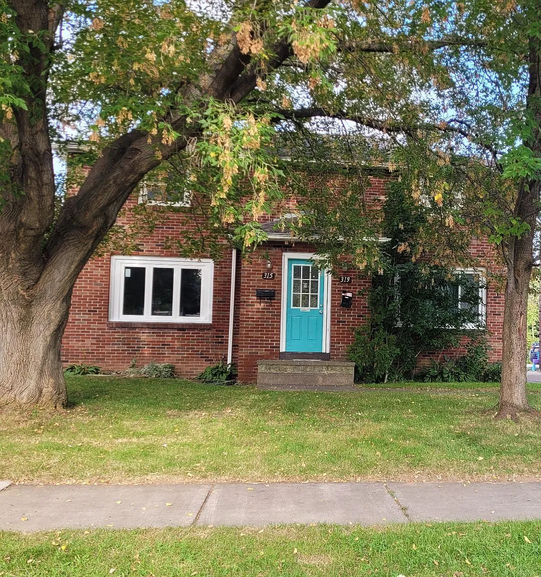 315 Bennington Dr — Photo 1