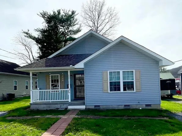 270 11th St, Rainelle, WV 25962